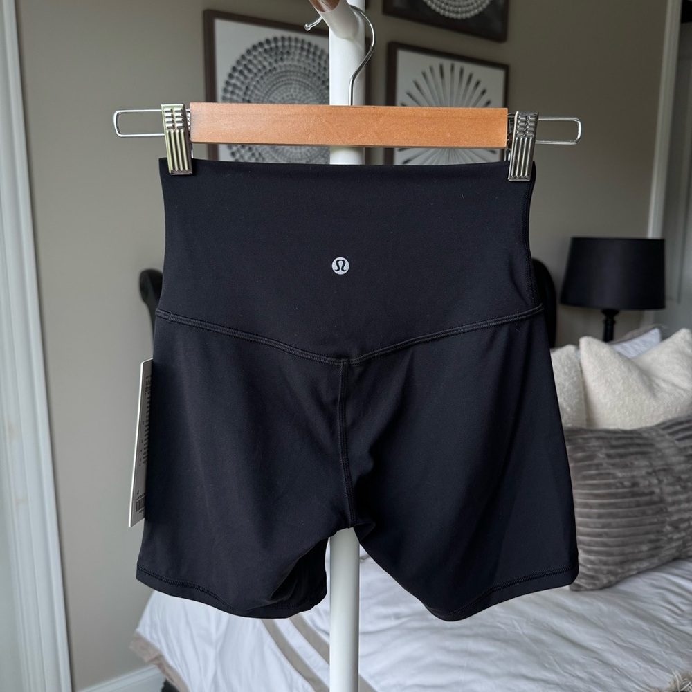 lululemon Align™ High-Rise Short 6" - Picture 2 of 5
